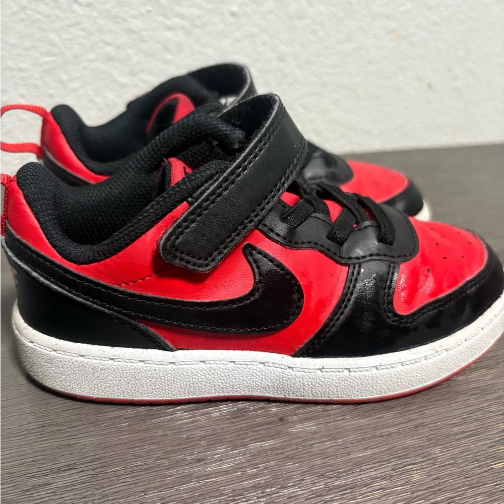 Nike Kids Red and Black Sneakers